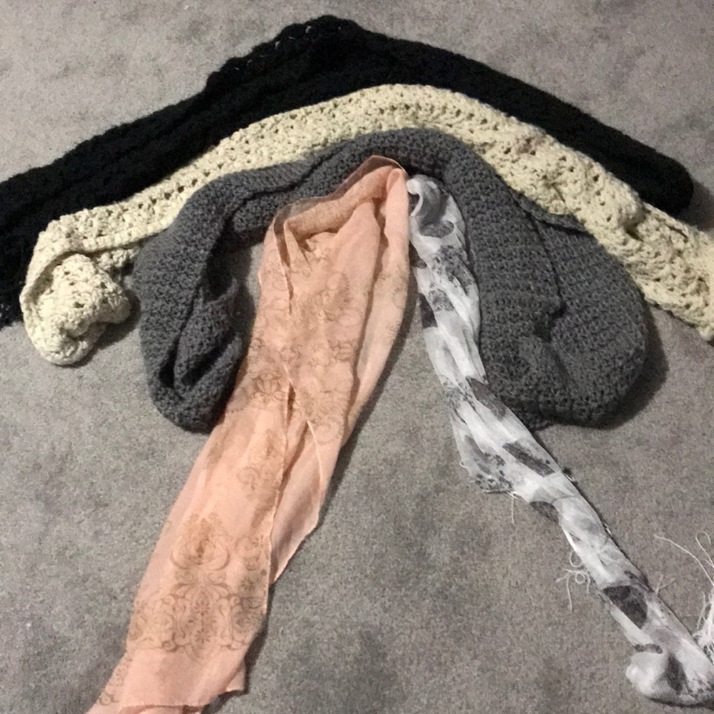 Scarf lot